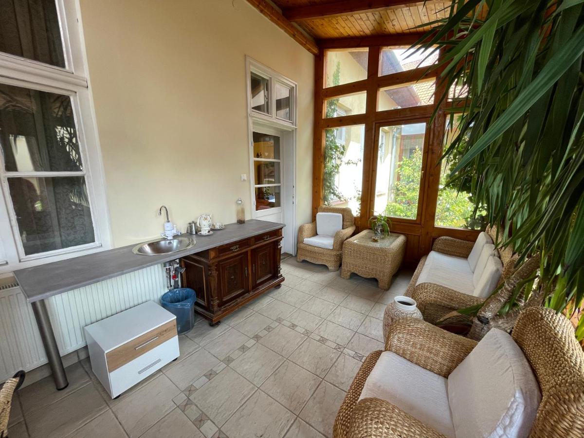 Lyrius Vendeghaz - Debrecen Apartment Bagian luar foto