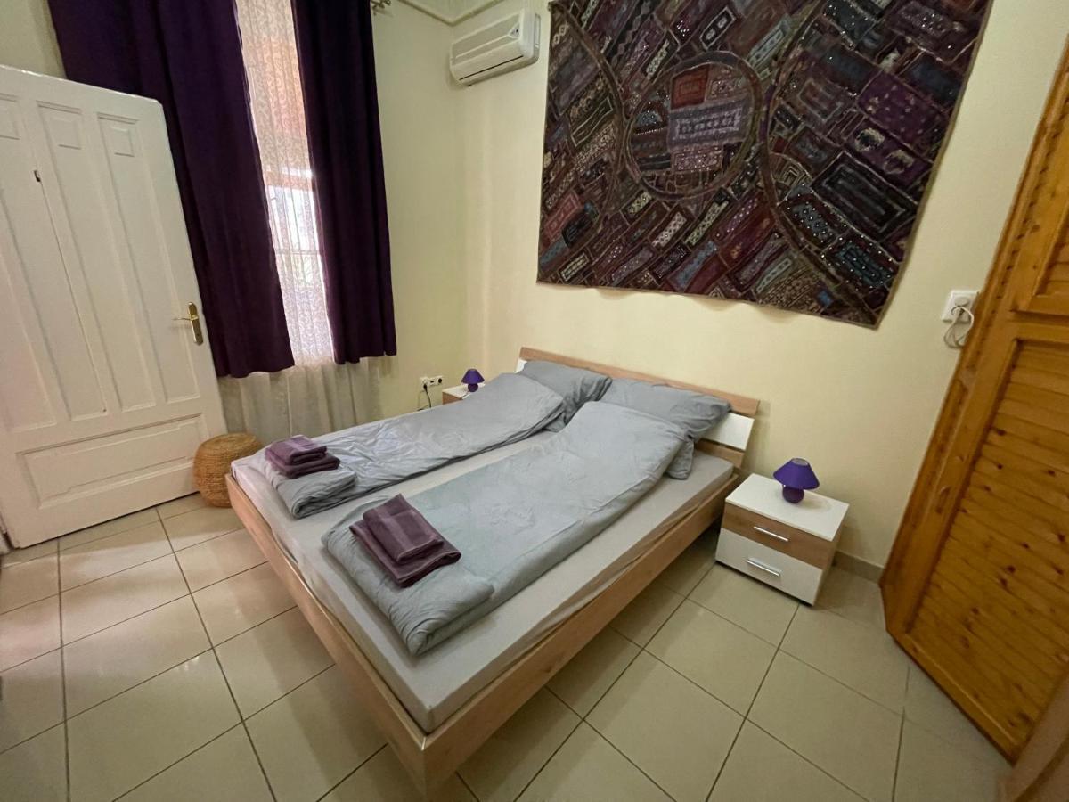 Lyrius Vendeghaz - Debrecen Apartment Bagian luar foto