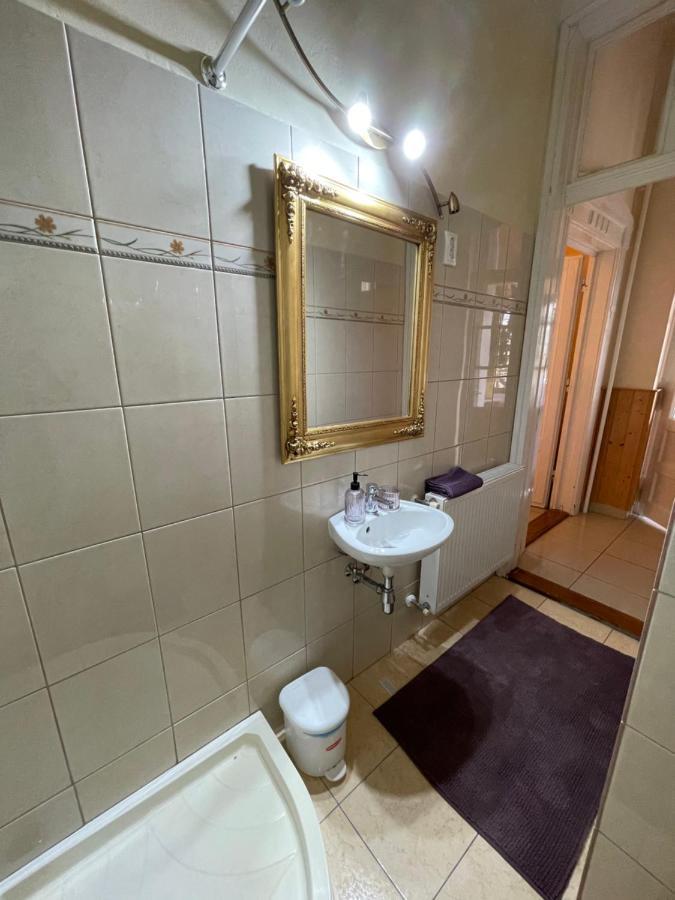 Lyrius Vendeghaz - Debrecen Apartment Bagian luar foto