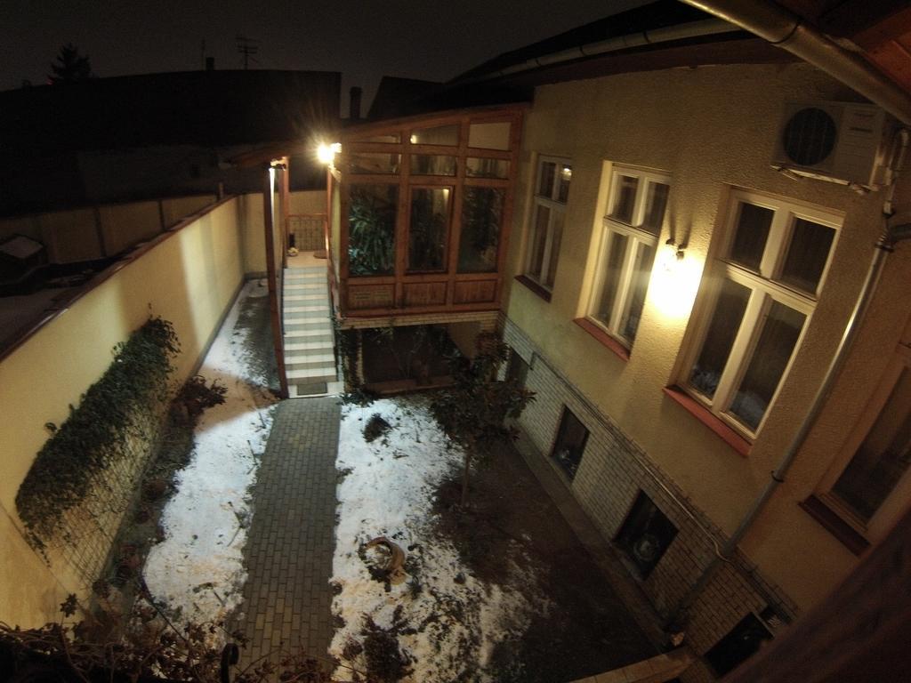 Lyrius Vendeghaz - Debrecen Apartment Bagian luar foto